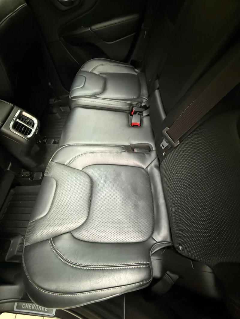 Jeep Cherokee KL, снимка 11 - Автомобили и джипове - 53478235