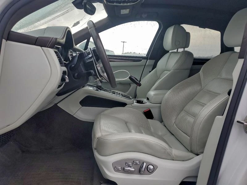 Porsche Macan TURBO* PDK* ПОДГРЕВ* ОБДУХВАНЕ* ДИСТРОНИК* КАМЕРА* - изображение 9