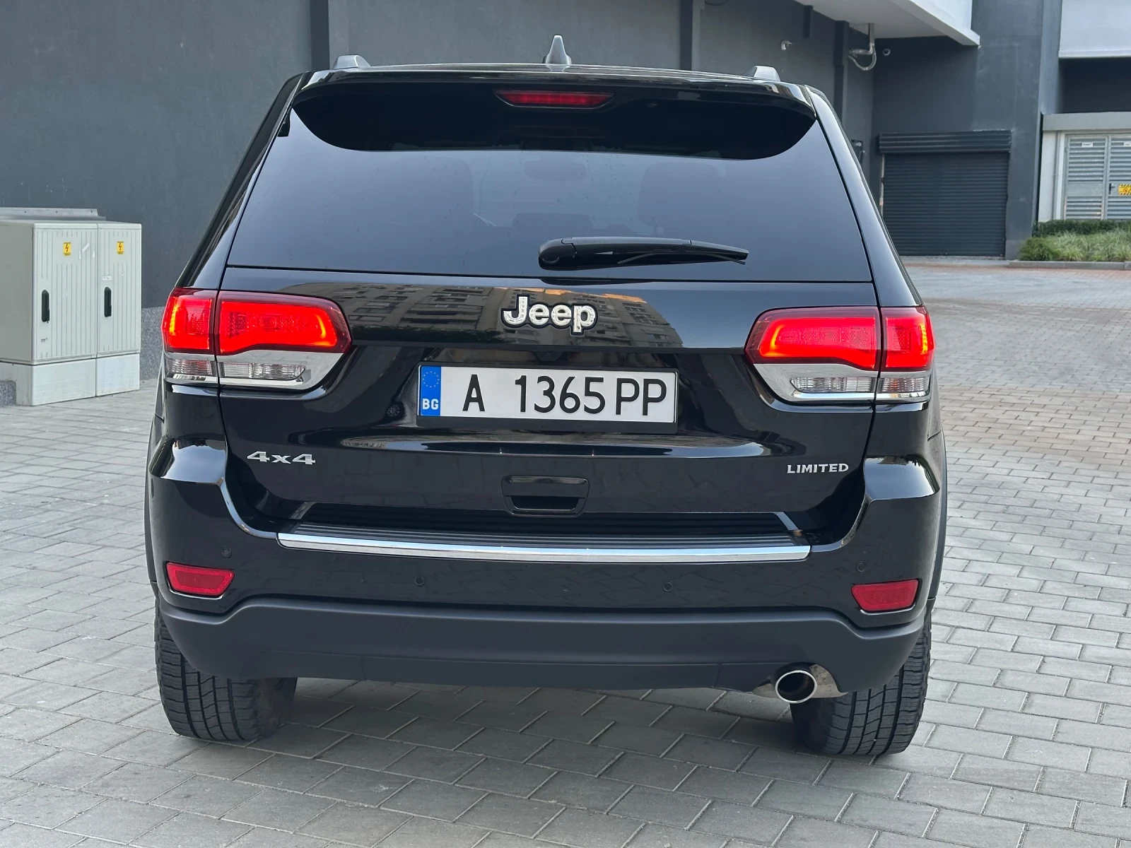 Jeep Grand cherokee Limited 3.6i 4x4 2021 44хил км - изображение 3