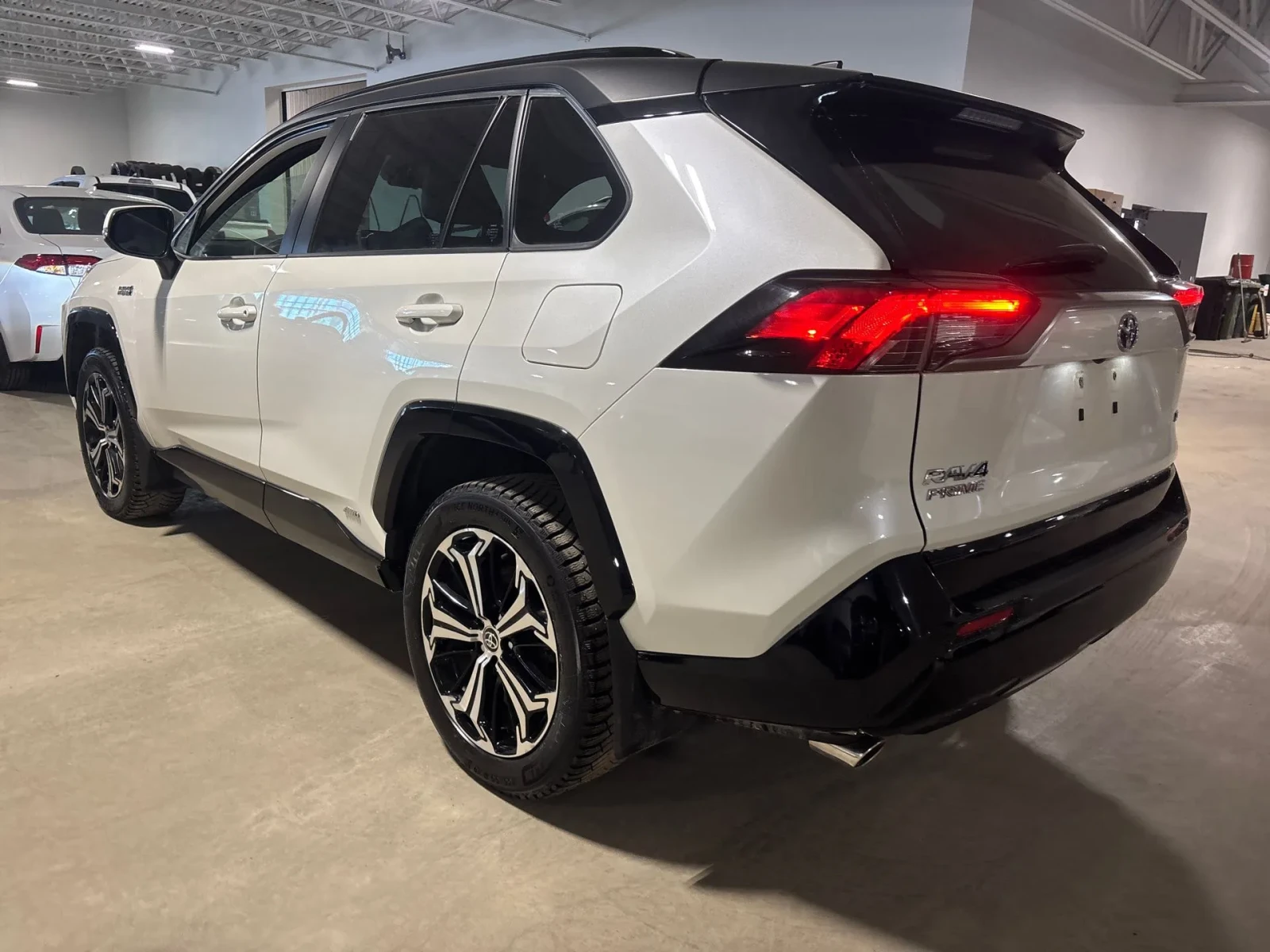 Toyota Rav4 2.5L 4cyl 4WD, снимка 2 - Автомобили и джипове - 53997211