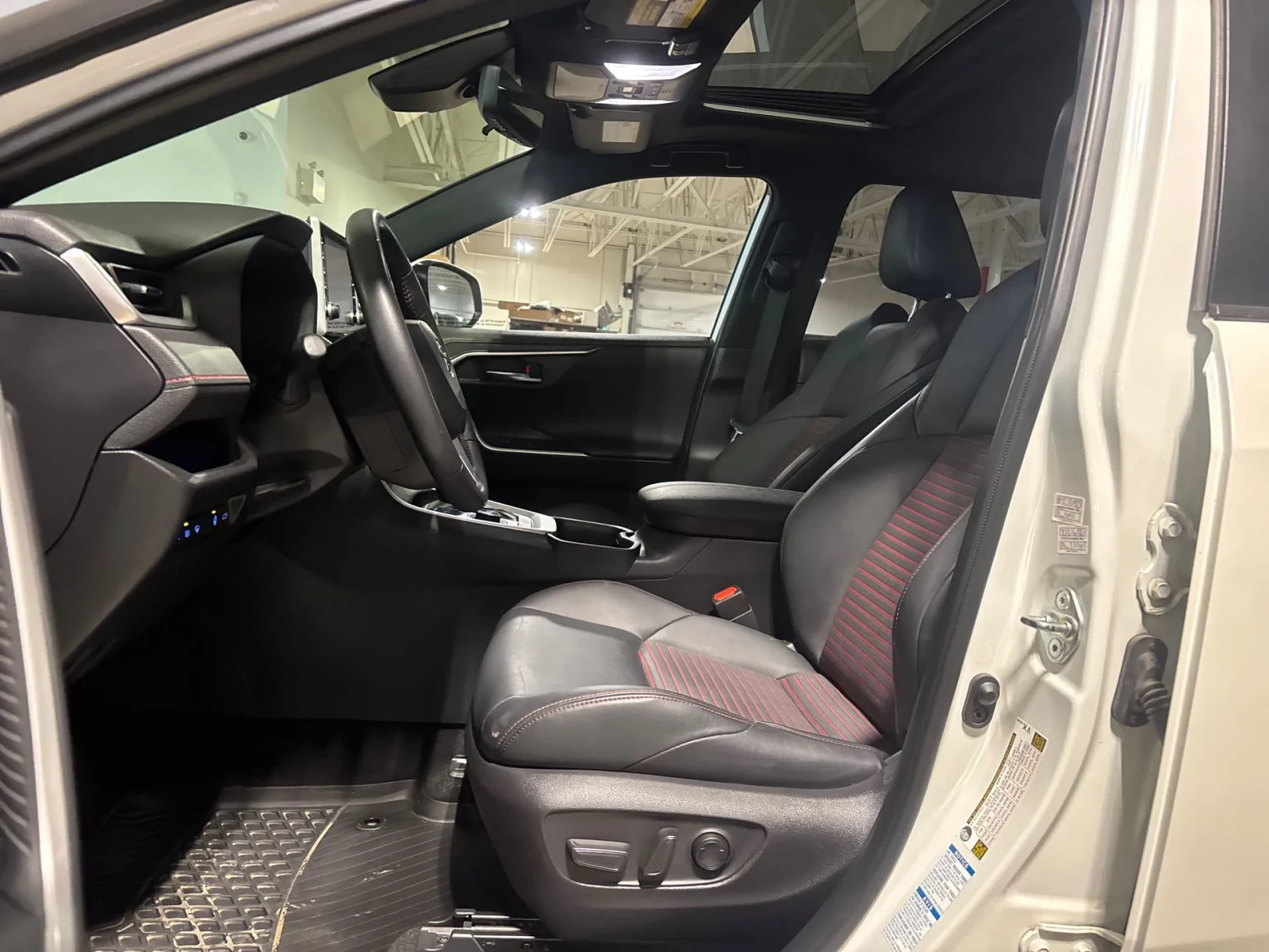 Toyota Rav4 2.5L 4cyl 4WD, снимка 5 - Автомобили и джипове - 53997211