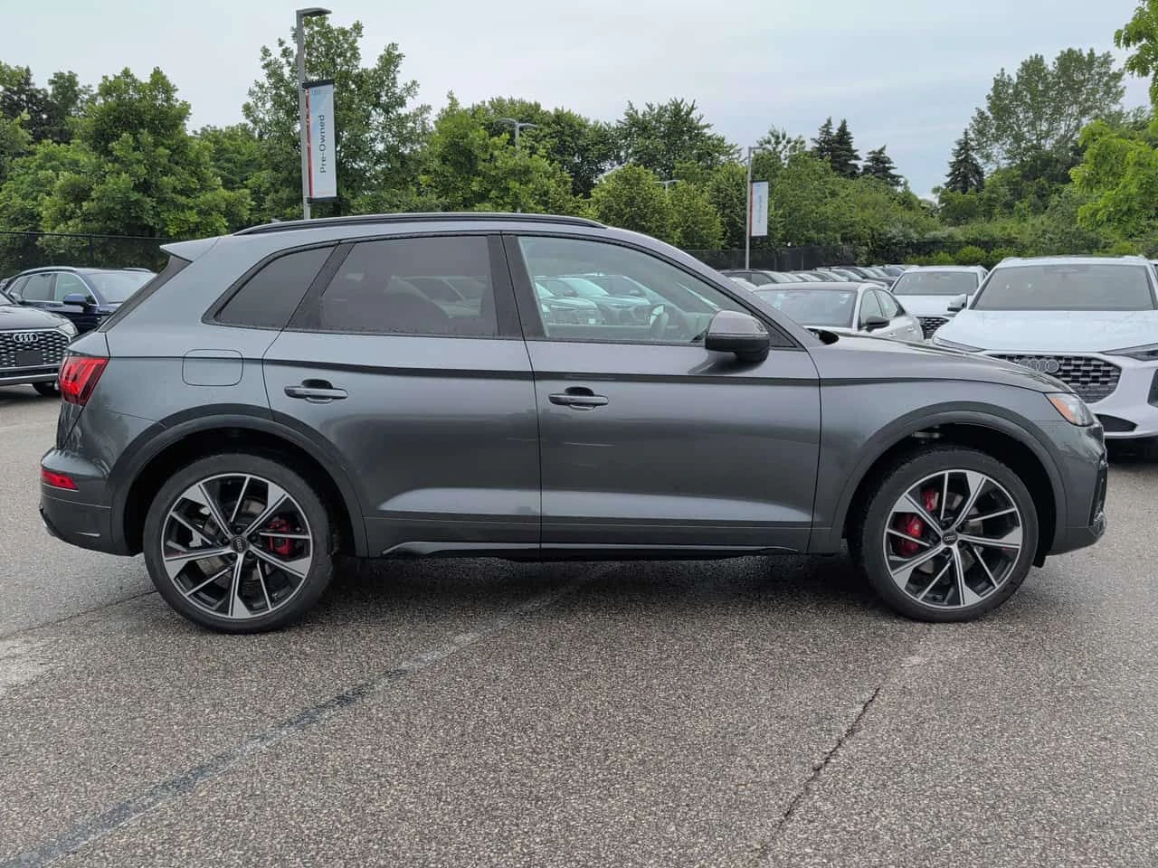 Audi SQ5 * PROGRESSIV * ПАНО * ПОДГРЕВИ * KEYLESS * CARFAX, снимка 12 - Автомобили и джипове - 55074083