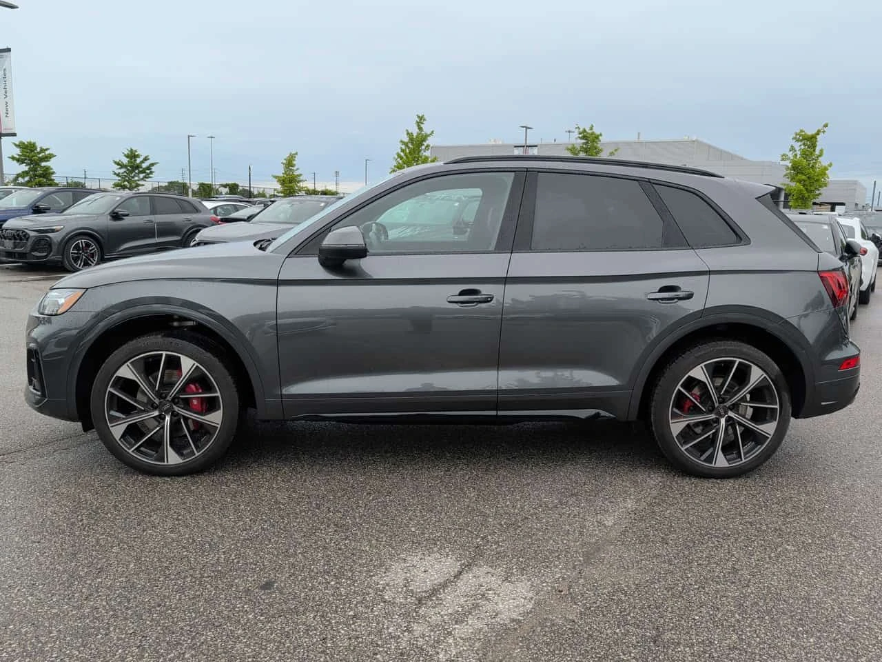 Audi SQ5 * PROGRESSIV * ПАНО * ПОДГРЕВИ * KEYLESS * CARFAX, снимка 11 - Автомобили и джипове - 55074083