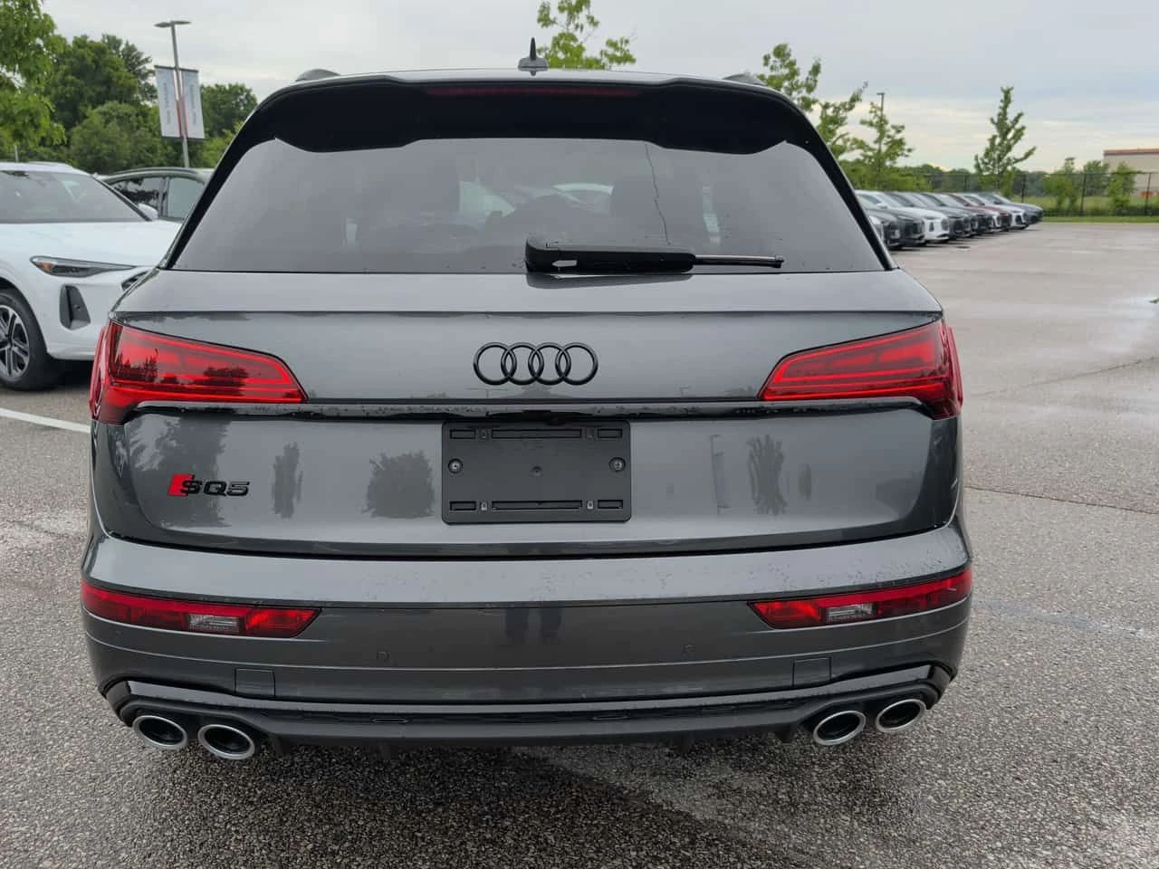 Audi SQ5 * PROGRESSIV * ПАНО * ПОДГРЕВИ * KEYLESS * CARFAX, снимка 13 - Автомобили и джипове - 55074083