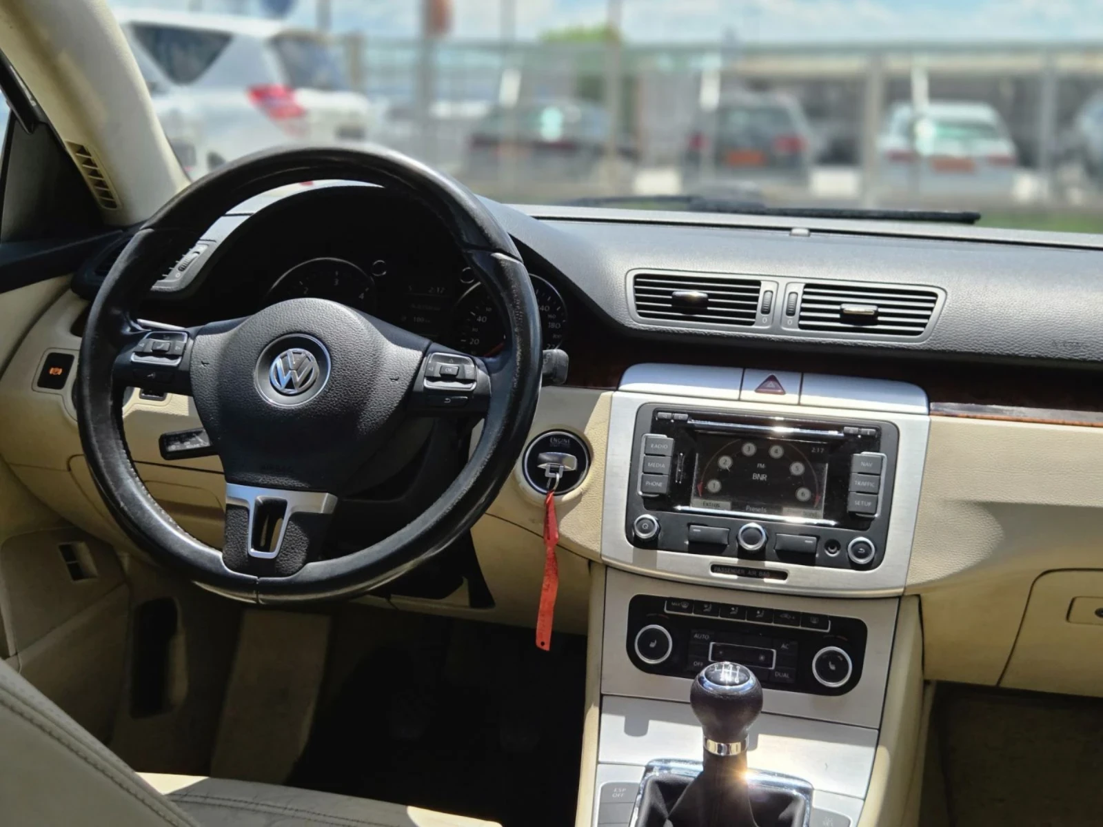VW Passat 2.0D 140к FUL NAVI Кожа 4x4 , снимка 13 - Автомобили и джипове - 55190624