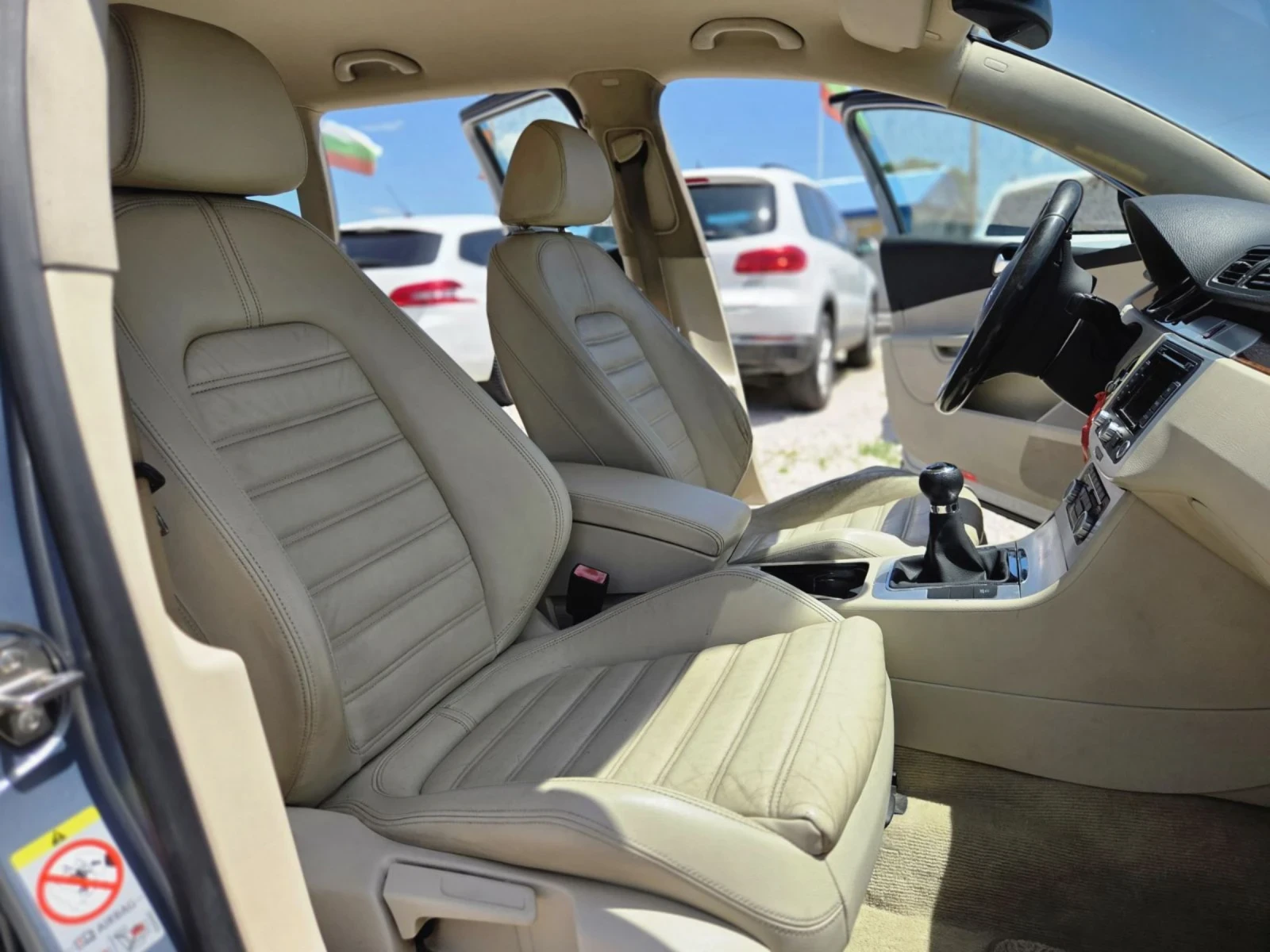 VW Passat 2.0D 140к FUL NAVI Кожа 4x4 , снимка 14 - Автомобили и джипове - 55190624