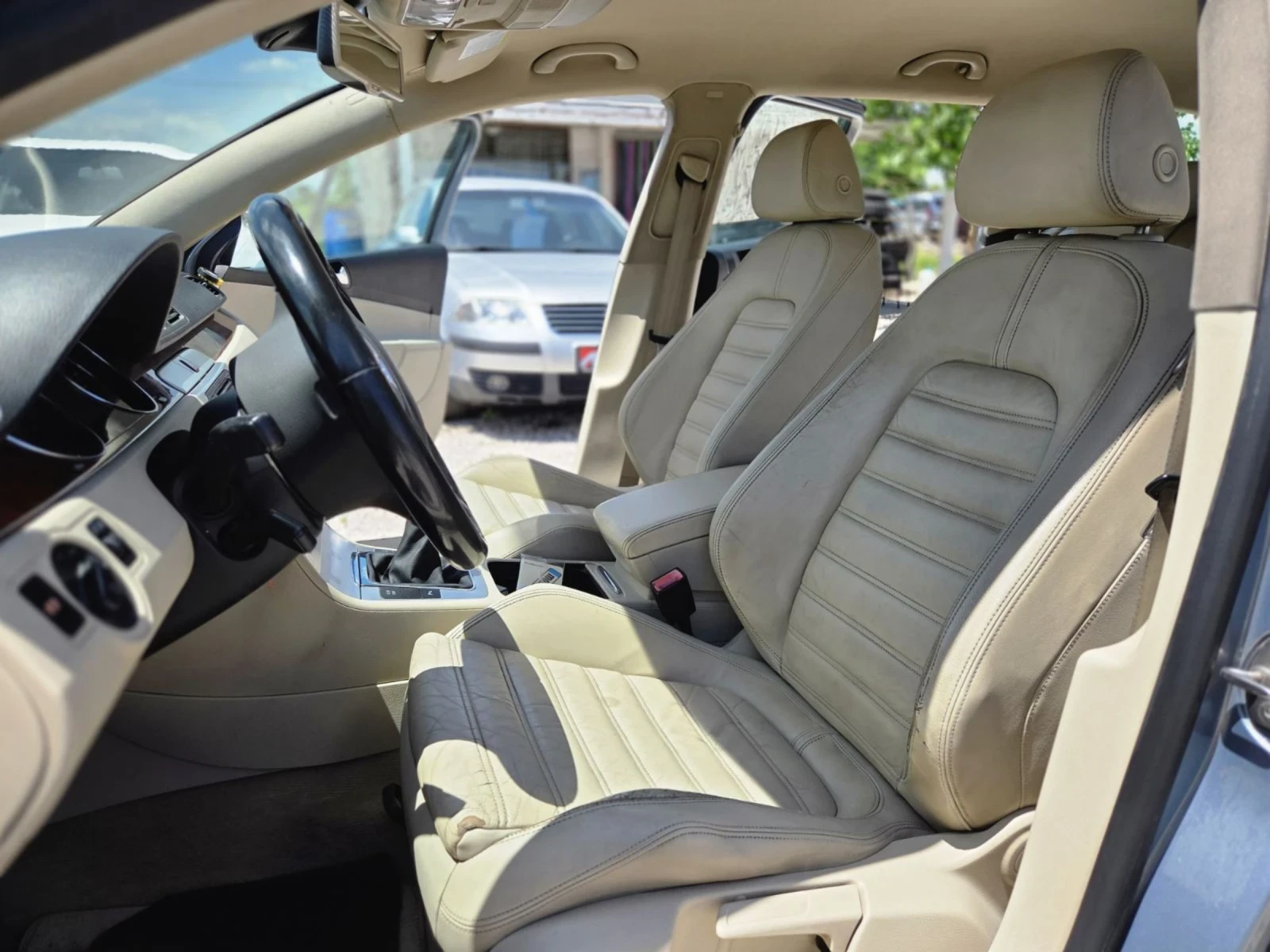 VW Passat 2.0D 140к FUL NAVI Кожа 4x4 , снимка 8 - Автомобили и джипове - 55190624