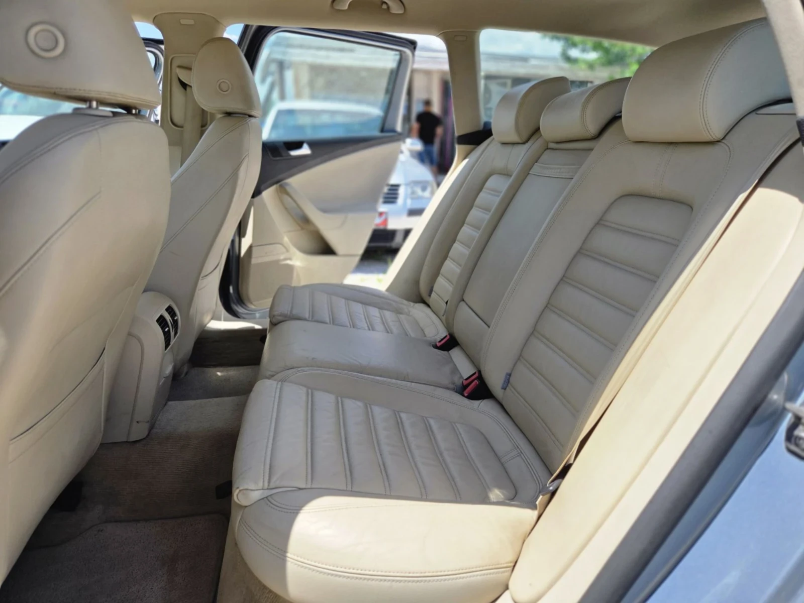 VW Passat 2.0D 140к FUL NAVI Кожа 4x4 , снимка 12 - Автомобили и джипове - 55190624