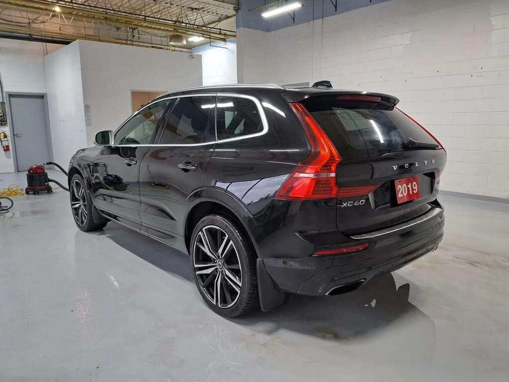 Volvo XC60 T6* R-DESIGN* DISTRONIC* BOWERS* 360* ПАНОРАМА, снимка 5 - Автомобили и джипове - 55283955