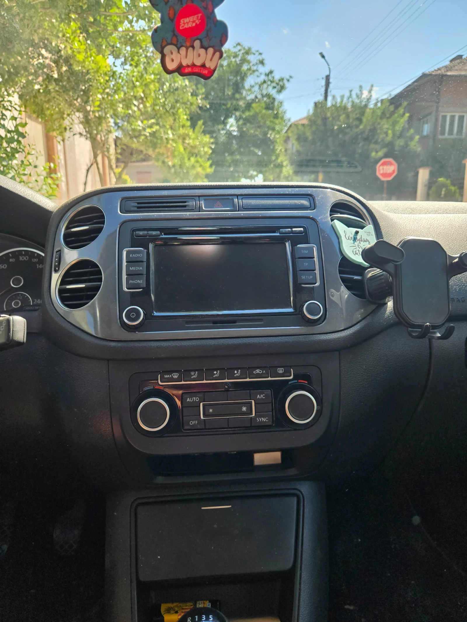 VW Tiguan, снимка 9 - Автомобили и джипове - 55619193
