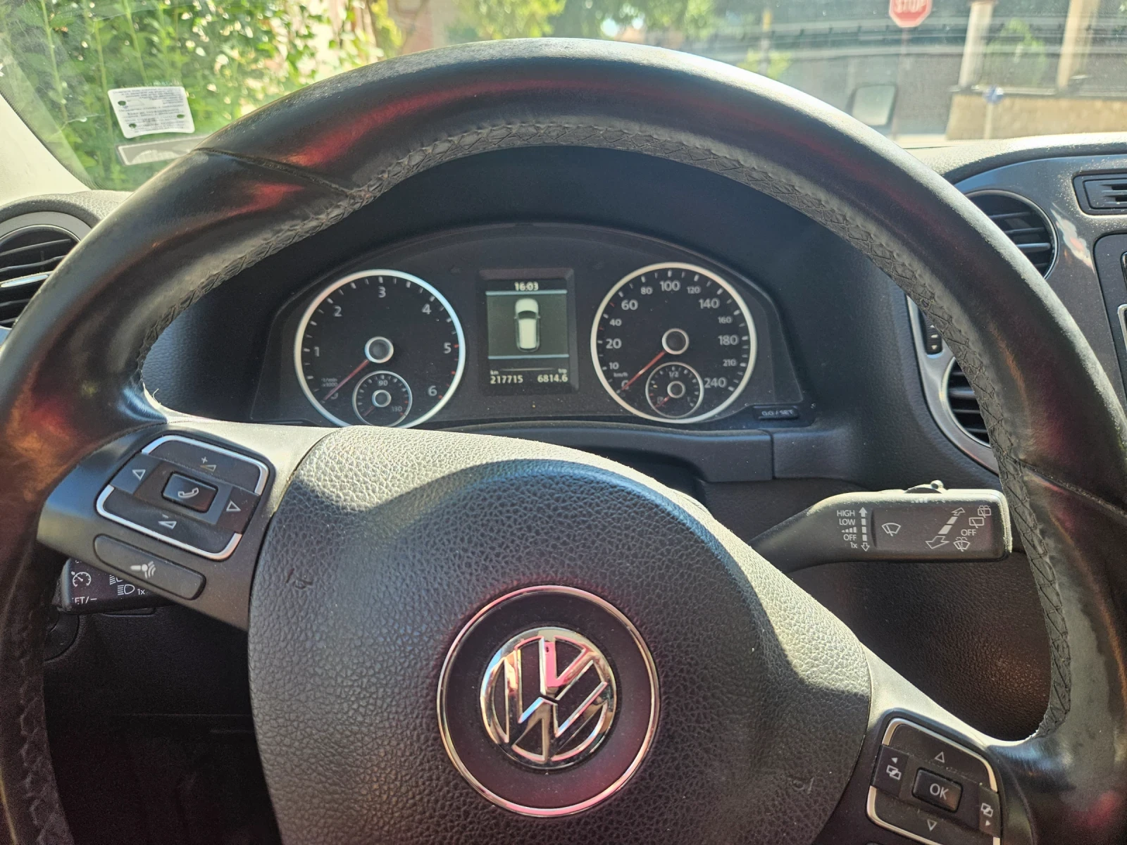 VW Tiguan, снимка 8 - Автомобили и джипове - 55619193
