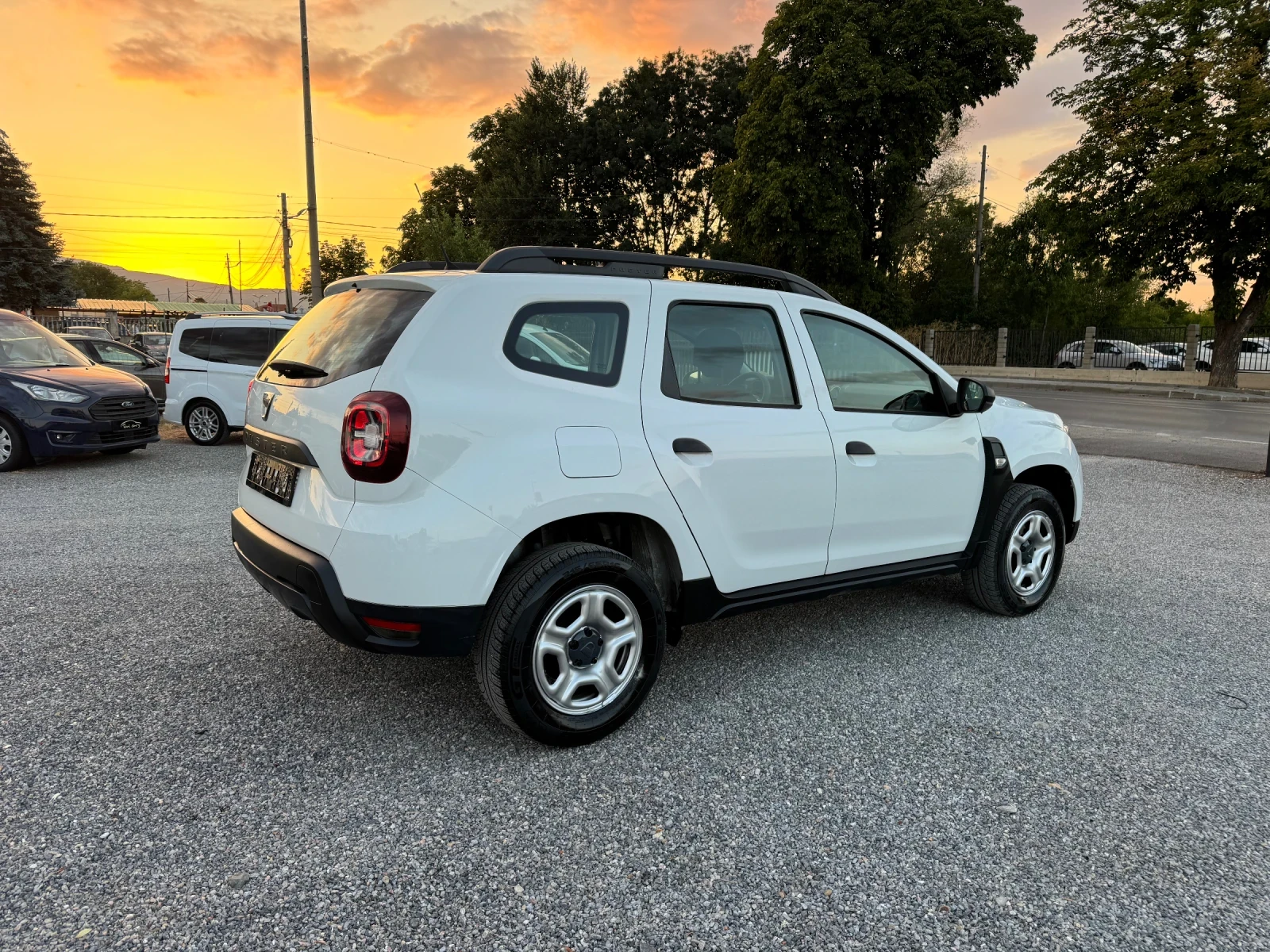Dacia Duster 1.5DCI Facelift!! Klima !! 6speed!!  EURO 6, снимка 7 - Автомобили и джипове - 55728705