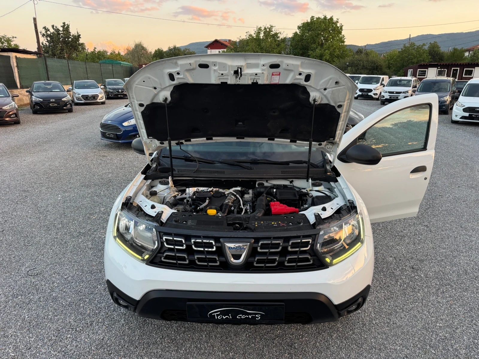 Dacia Duster 1.5DCI Facelift!! Klima !! 6speed!!  EURO 6, снимка 17 - Автомобили и джипове - 55728705