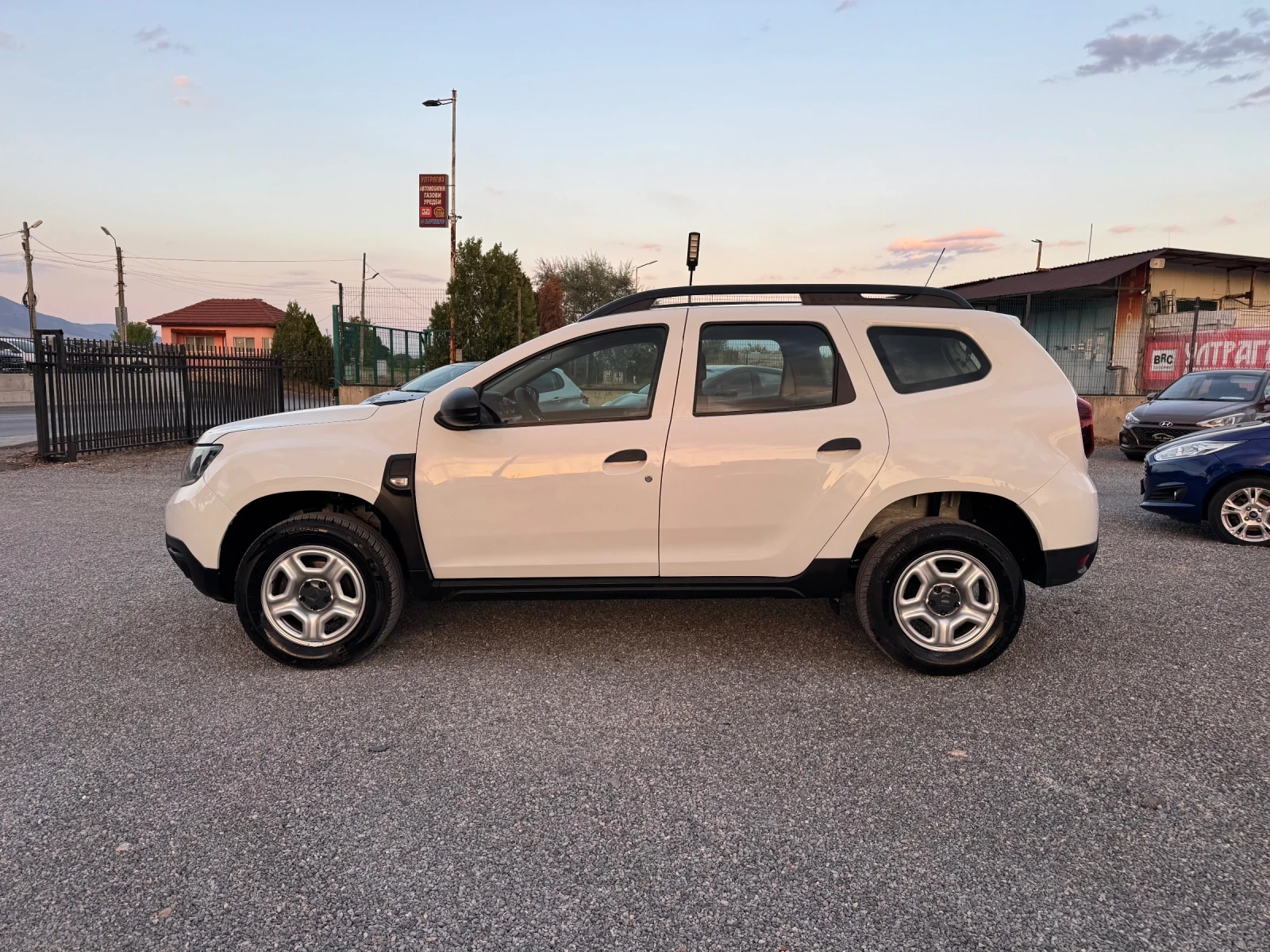 Dacia Duster 1.5DCI Facelift!! Klima !! 6speed!!  EURO 6, снимка 3 - Автомобили и джипове - 55728705