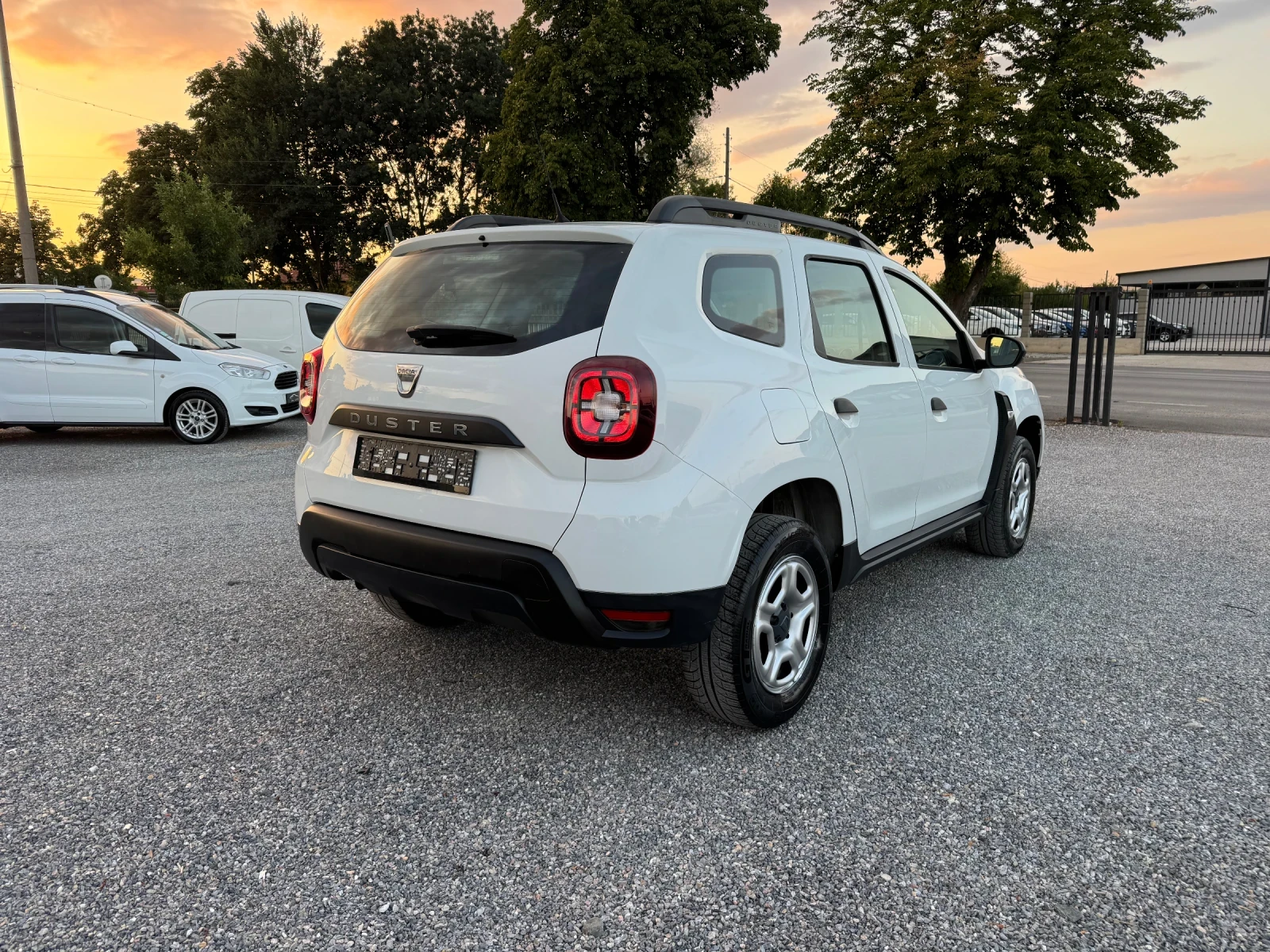 Dacia Duster 1.5DCI Facelift!! Klima !! 6speed!!  EURO 6, снимка 6 - Автомобили и джипове - 55728705