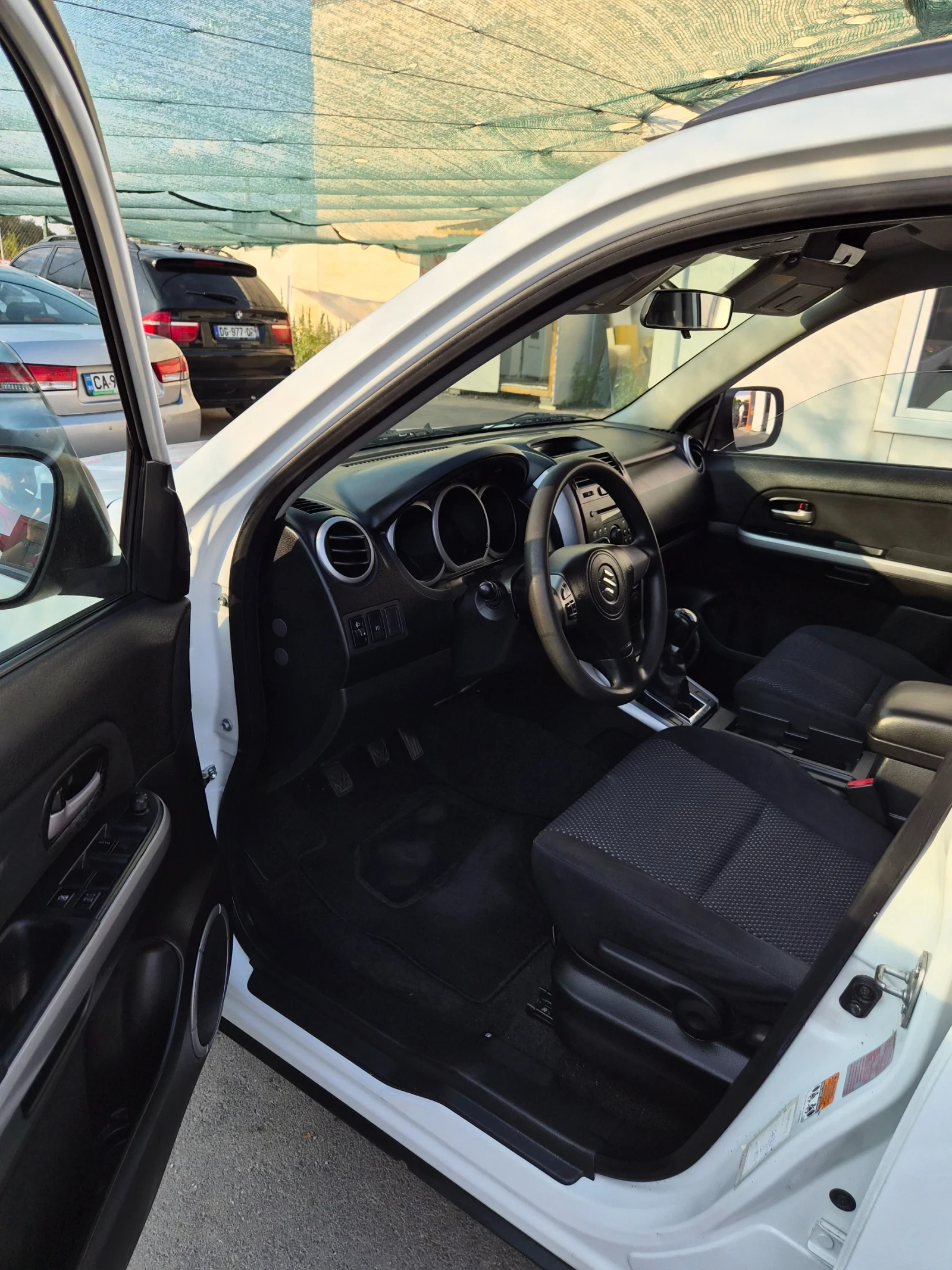 Suzuki Grand vitara, снимка 8 - Автомобили и джипове - 55849524