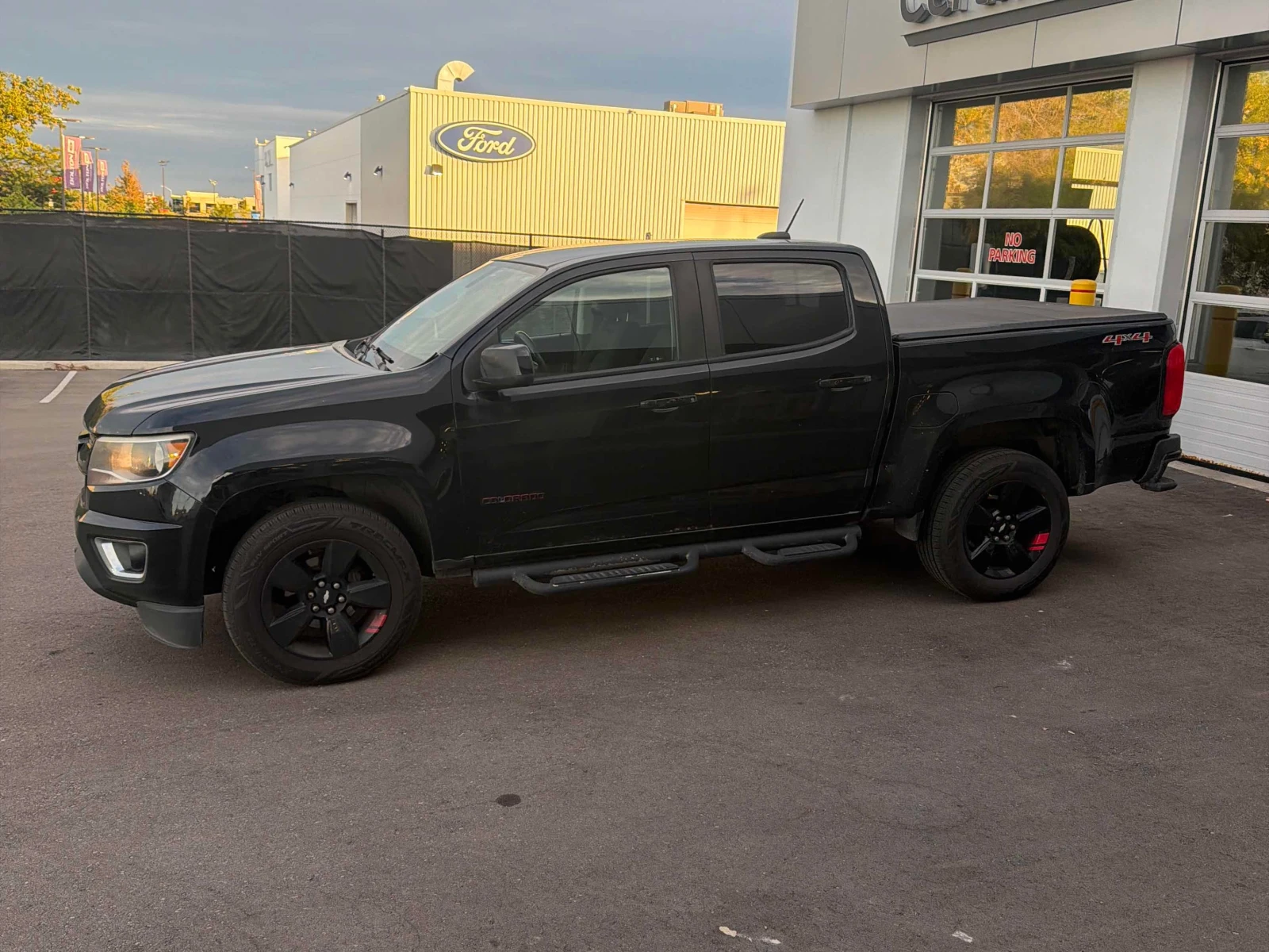 Chevrolet Colorado * 4WD LT * CARFAX * БЕЗ ПЪРВОНАЧАЛНА ВНОСКА, снимка 2 - Автомобили и джипове - 56116083