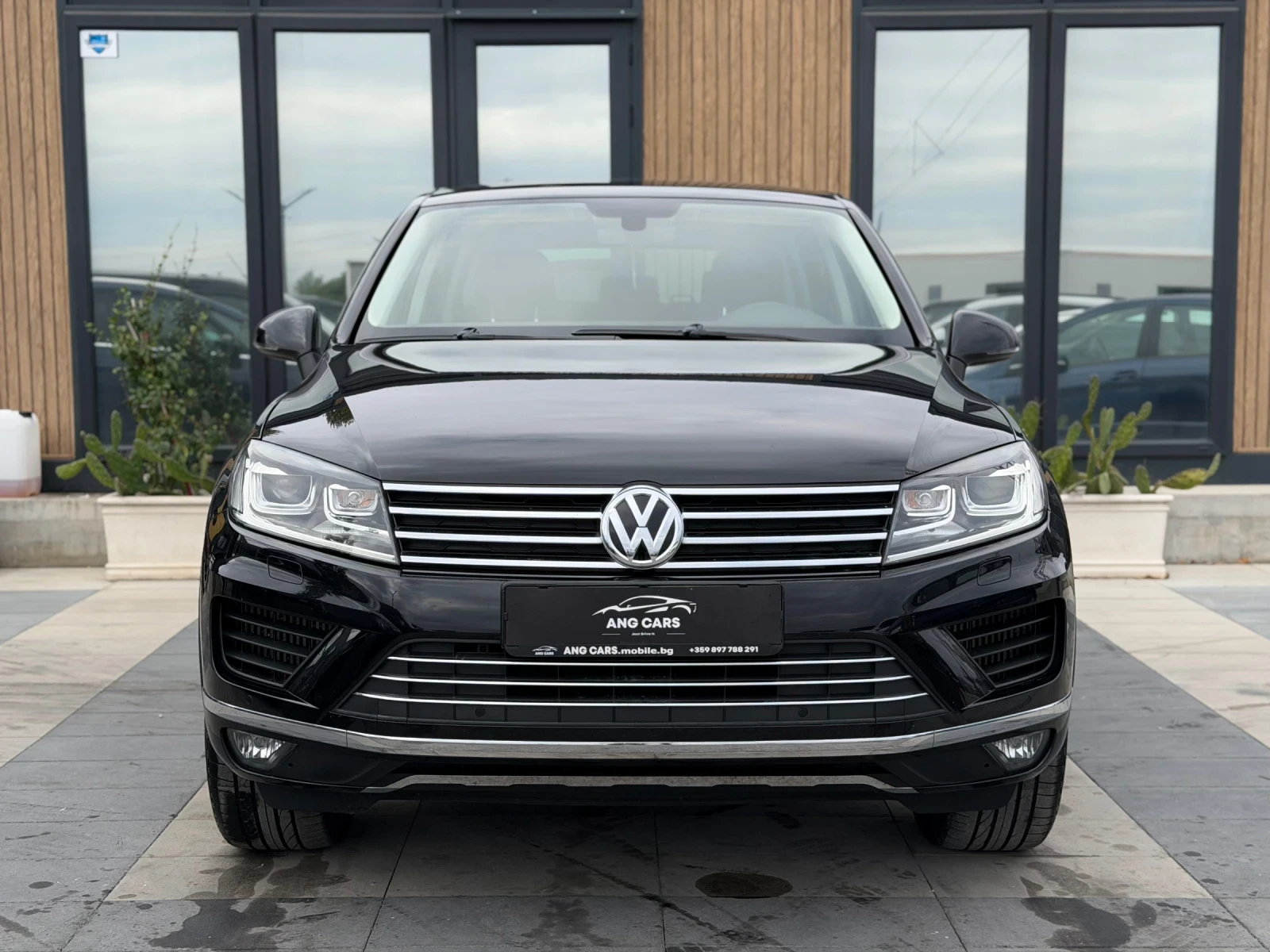 VW Touareg * 3.0TDI* Facelift* 2018* , снимка 3 - Автомобили и джипове - 56269340