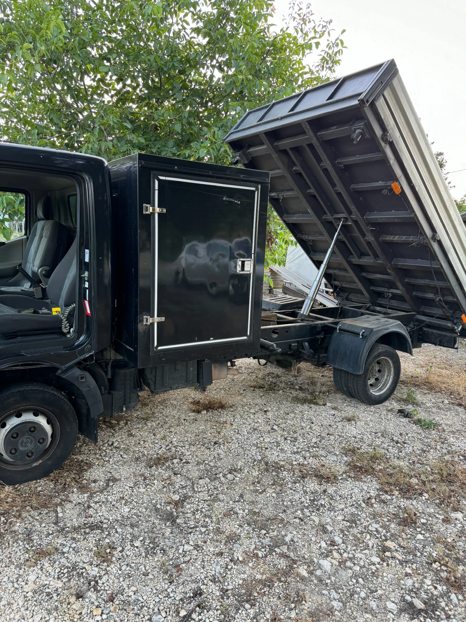 Nissan Kabstar Самосвал, снимка 4 - Камиони - 54512187