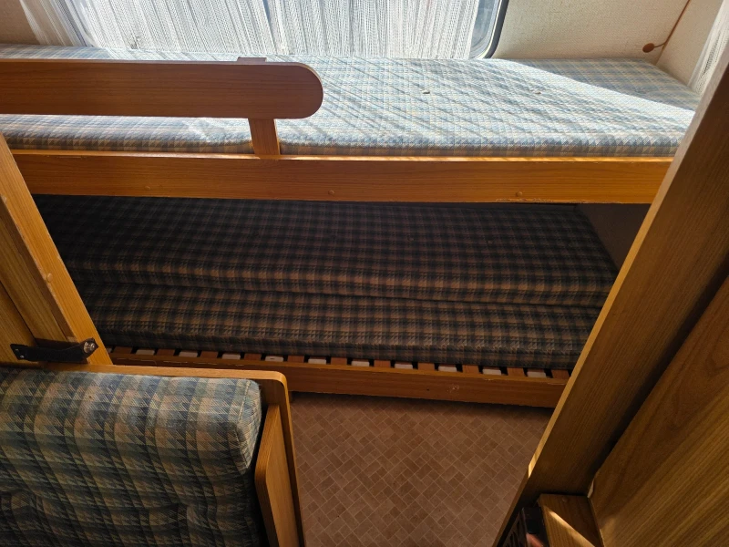 Каравана ABI TEC 420 WC, снимка 11 - Каравани и кемпери - 52630462