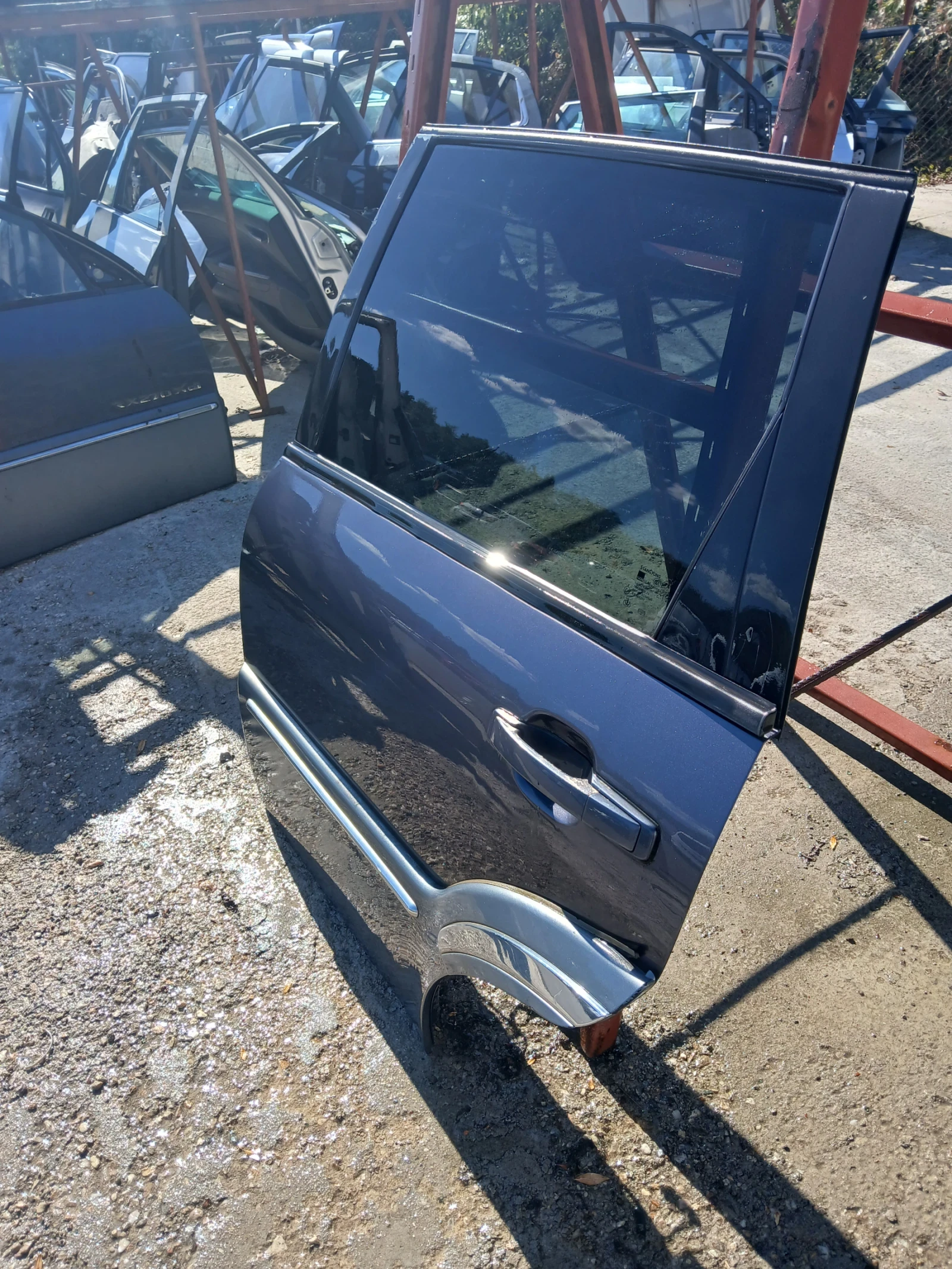 Врата задна лява Ssang Yong Rexton , снимка 3 - Части - 56117233