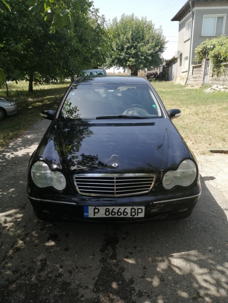 Mercedes-Benz C 200, снимка 4 - Автомобили и джипове - 44160876