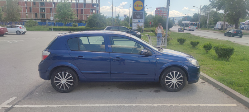 Opel Astra 1.8i 16v, снимка 2 - Автомобили и джипове - 45623536
