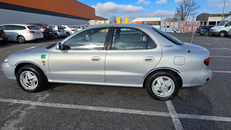 Hyundai Lantra 1.6 + газ, снимка 1 - Автомобили и джипове - 46744841