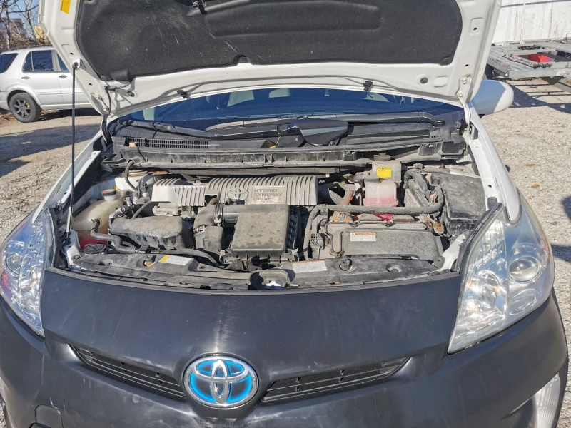 Toyota Prius Hybrid , снимка 9 - Автомобили и джипове - 48163120