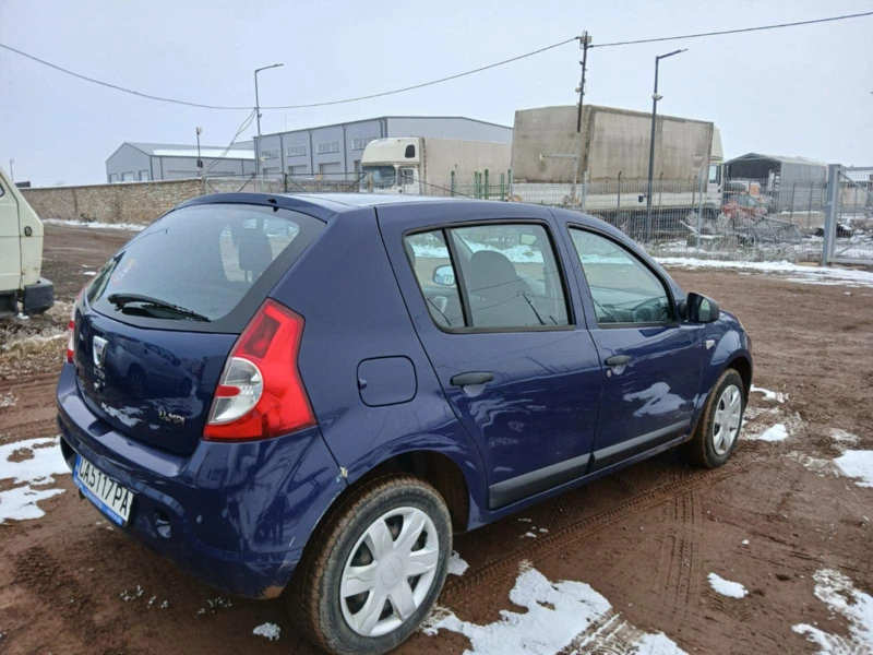 Dacia Sandero, снимка 2 - Автомобили и джипове - 49414827