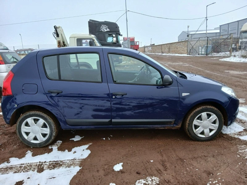 Dacia Sandero, снимка 4 - Автомобили и джипове - 49414827