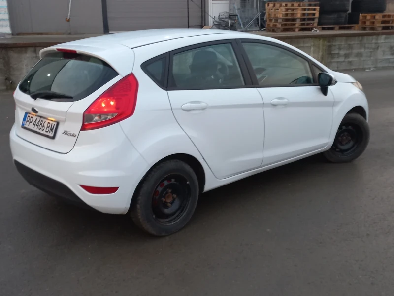 Ford Fiesta, снимка 4 - Автомобили и джипове - 49611092