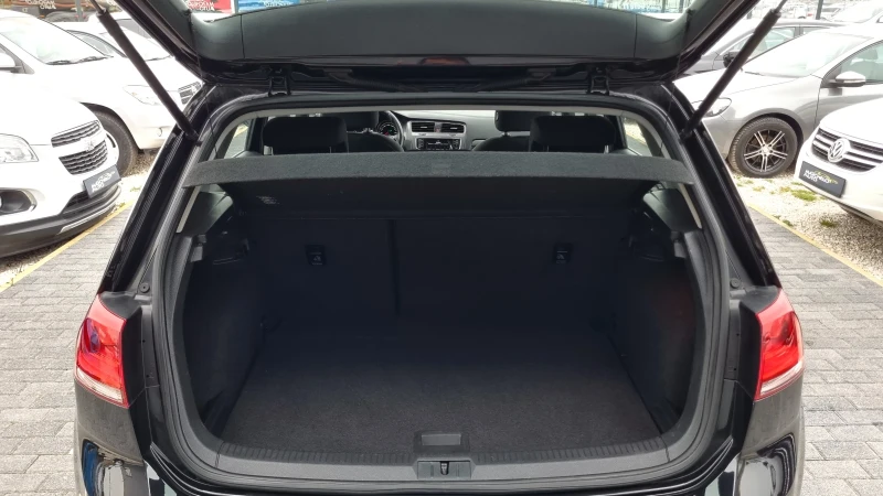 VW Golf 1.6TDI * * ПЪЛНА ГАРАНЦИЯ!!!, снимка 16 - Автомобили и джипове - 49635726