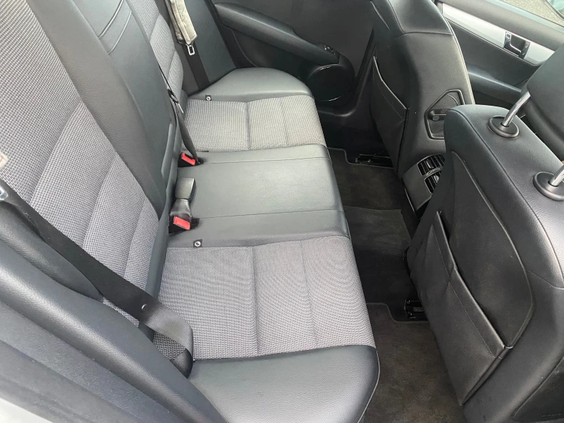 Mercedes-Benz C 200 200CDI ТОП, снимка 13 - Автомобили и джипове - 52201904