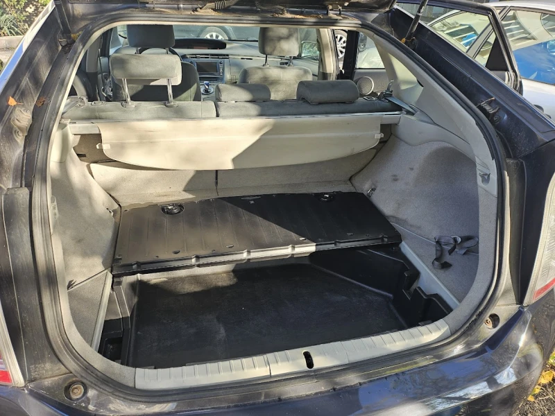 Toyota Prius 1.8L Hybrid, снимка 6 - Автомобили и джипове - 52598036