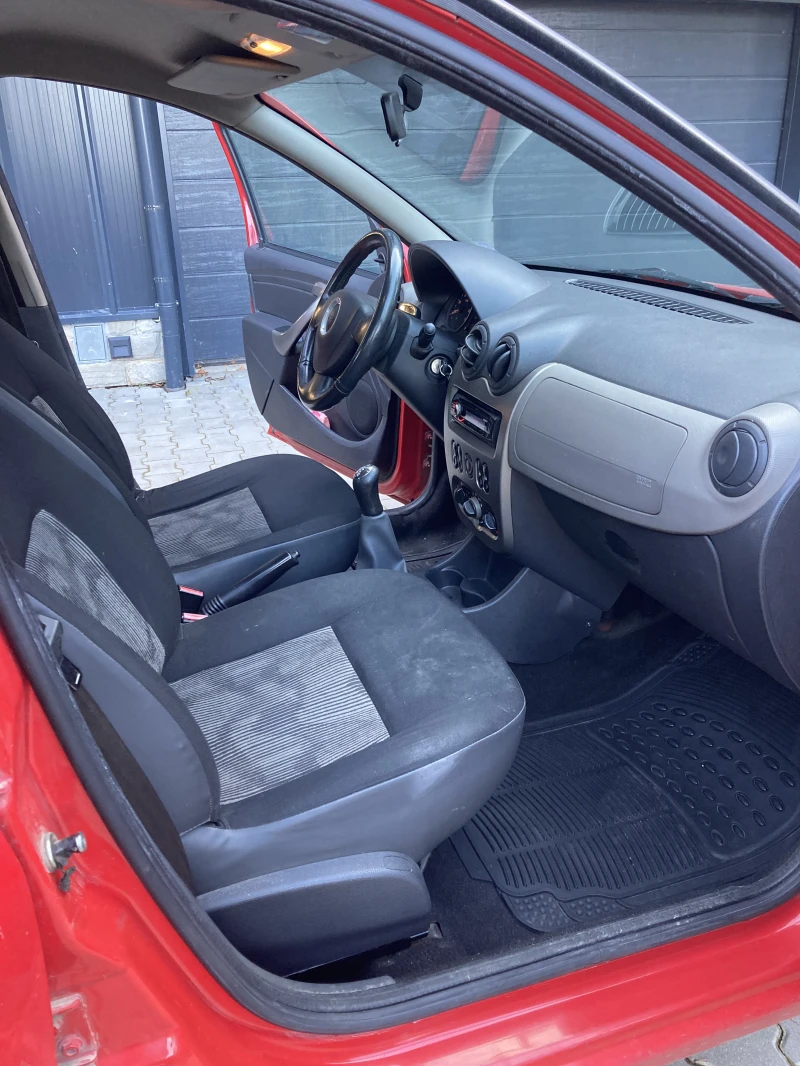Dacia Sandero I, снимка 13 - Автомобили и джипове - 52696408