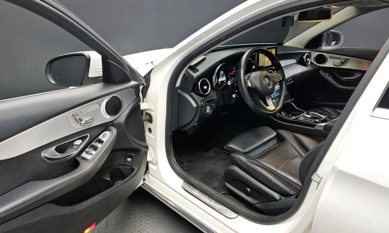 Mercedes-Benz C 220, снимка 11 - Автомобили и джипове - 52706943