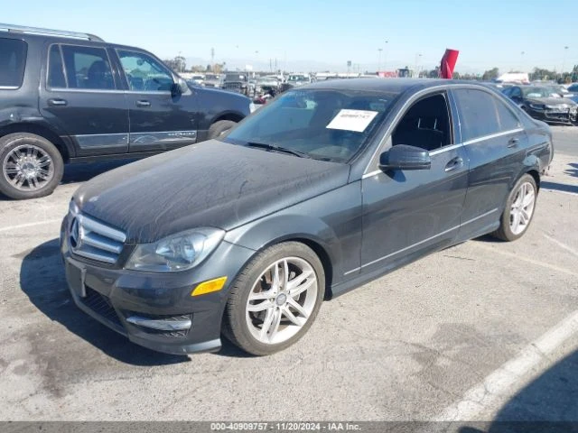 Mercedes-Benz C 300 LUXURY 4MATIC, снимка 3 - Автомобили и джипове - 48237859