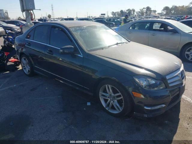 Mercedes-Benz C 300 LUXURY 4MATIC, снимка 1 - Автомобили и джипове - 48237859