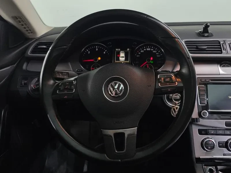 VW CC 2.0 TDI 4Motion, снимка 13 - Автомобили и джипове - 54303465