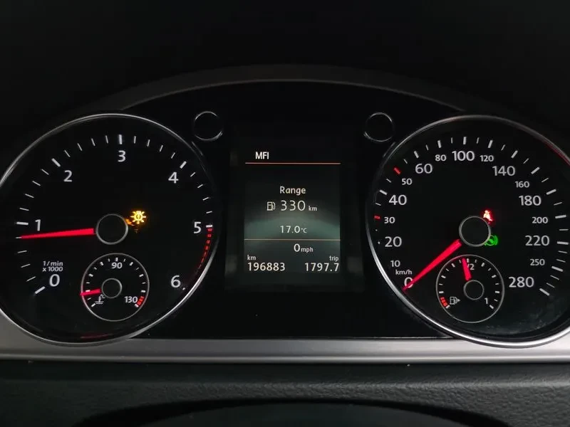 VW CC 2.0 TDI 4Motion, снимка 8 - Автомобили и джипове - 54303465