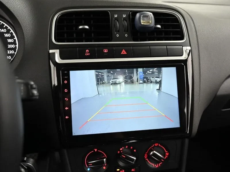 VW Polo 1.6 Tdi R-Line 5Th Generation, снимка 15 - Автомобили и джипове - 55948170