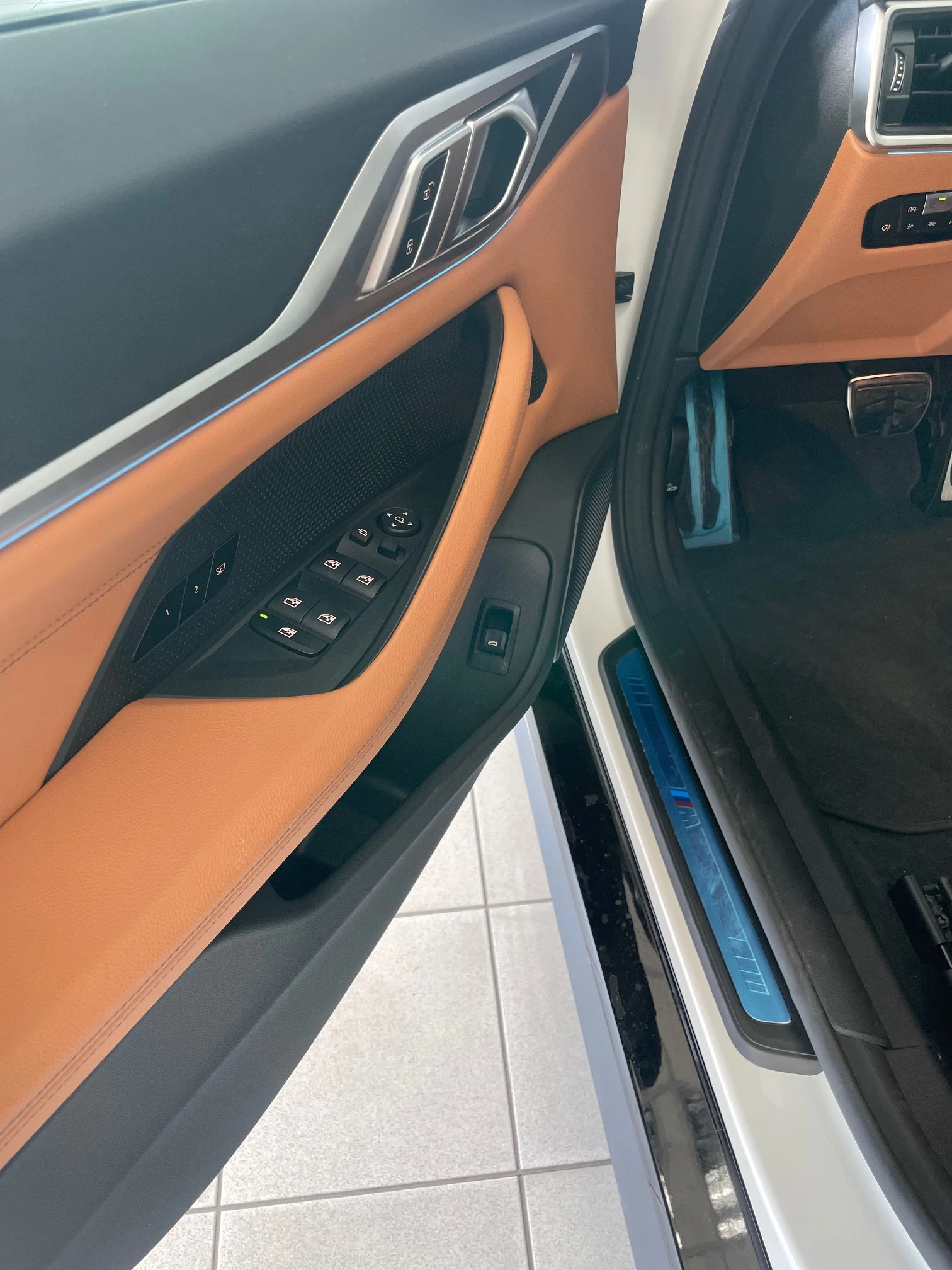 BMW i4 M50 | Mobile.bg   12