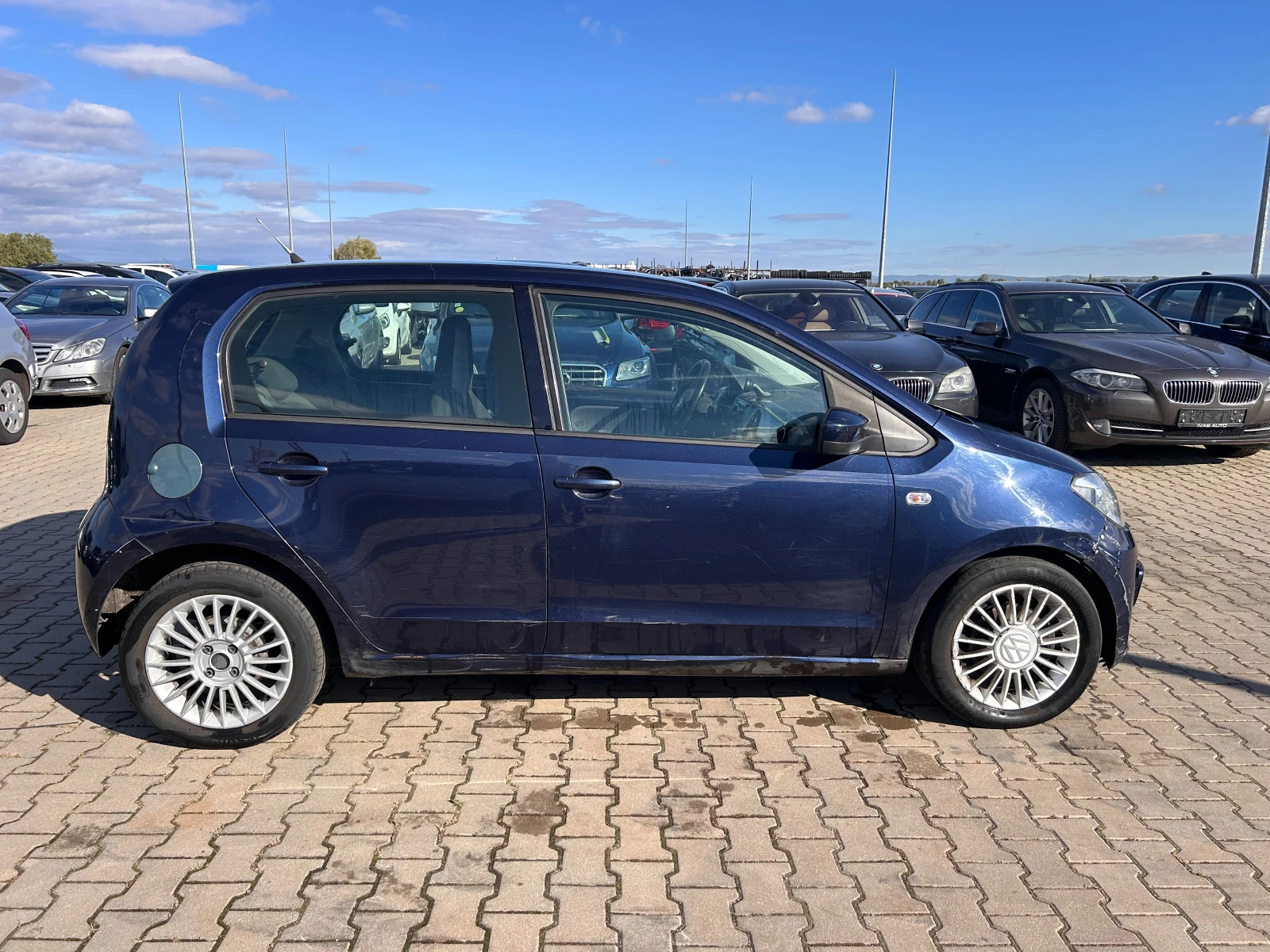 VW Up 1.0i EURO 5 ЛИЗИНГ - изображение 5