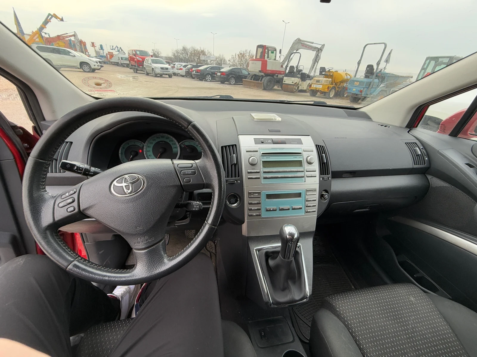 Toyota Corolla verso 2.2D4D* УНИКАЛНО ТЕХНИЧЕСКО СЪСТОЯНИЕ* 163.000км*  - изображение 8