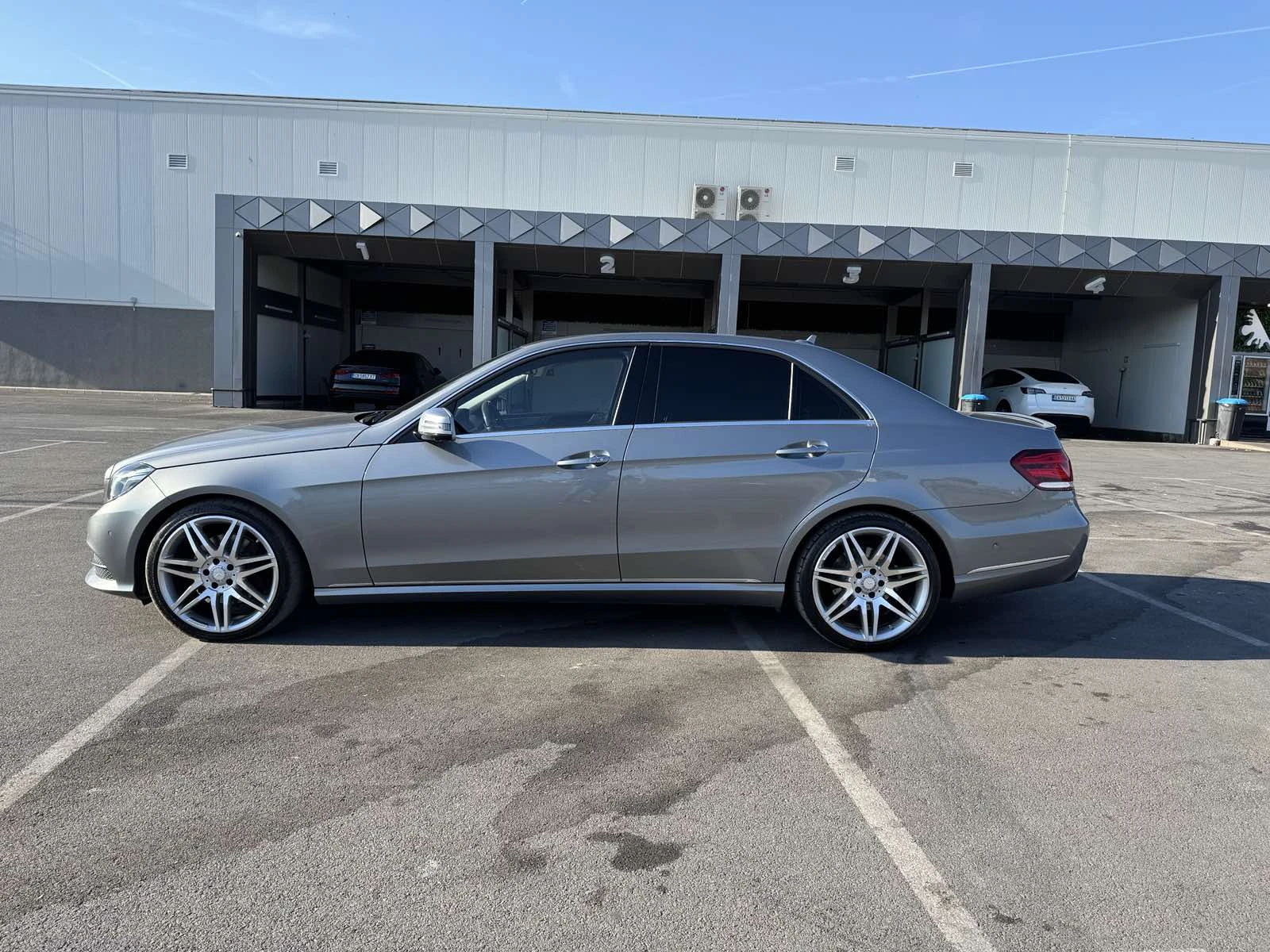 Mercedes-Benz E 350 DISTRONIK+ /KEY LESS/360 CAM/BLIND SPOT - изображение 4