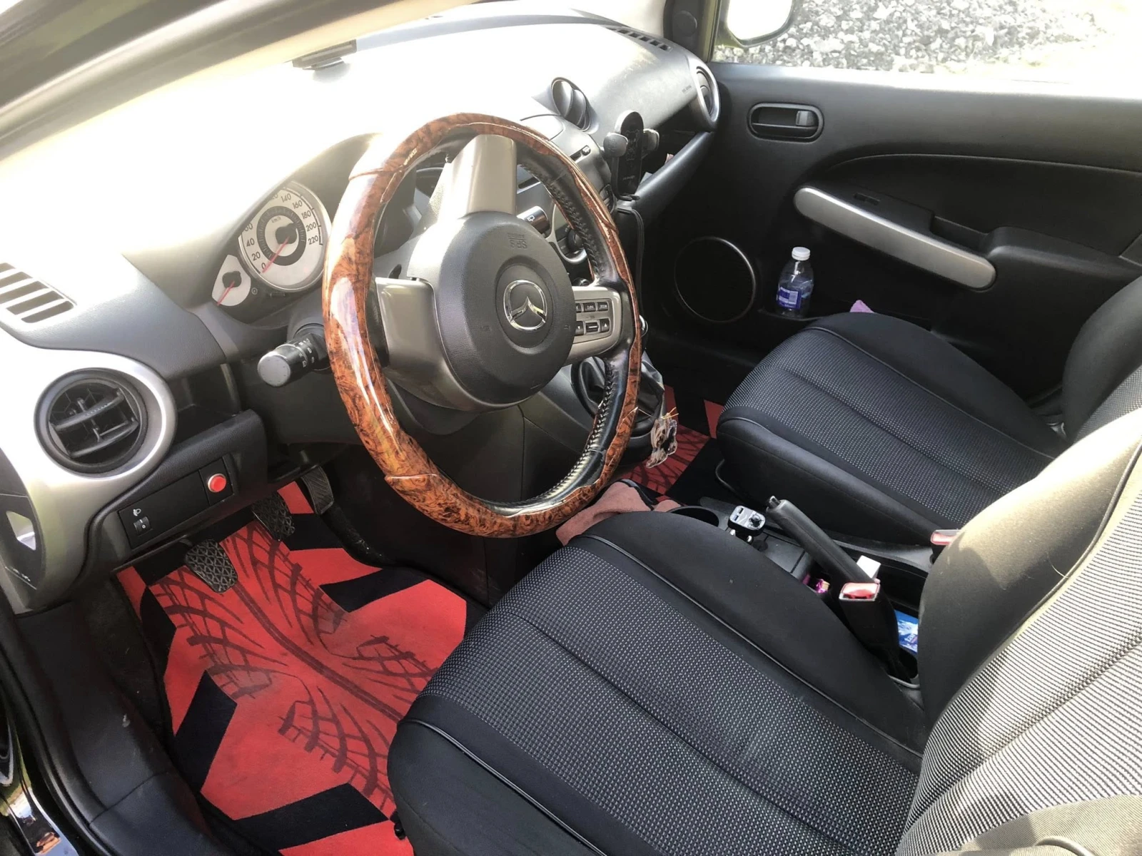 Mazda 2  - изображение 7