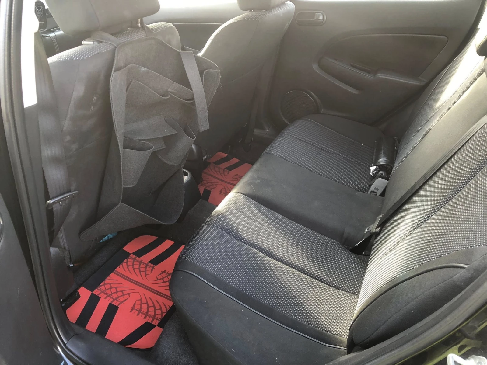 Mazda 2  - изображение 8