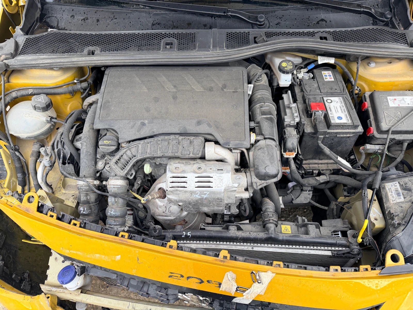 Peugeot 208 1.2 PureTech, снимка 12 - Автомобили и джипове - 53611270