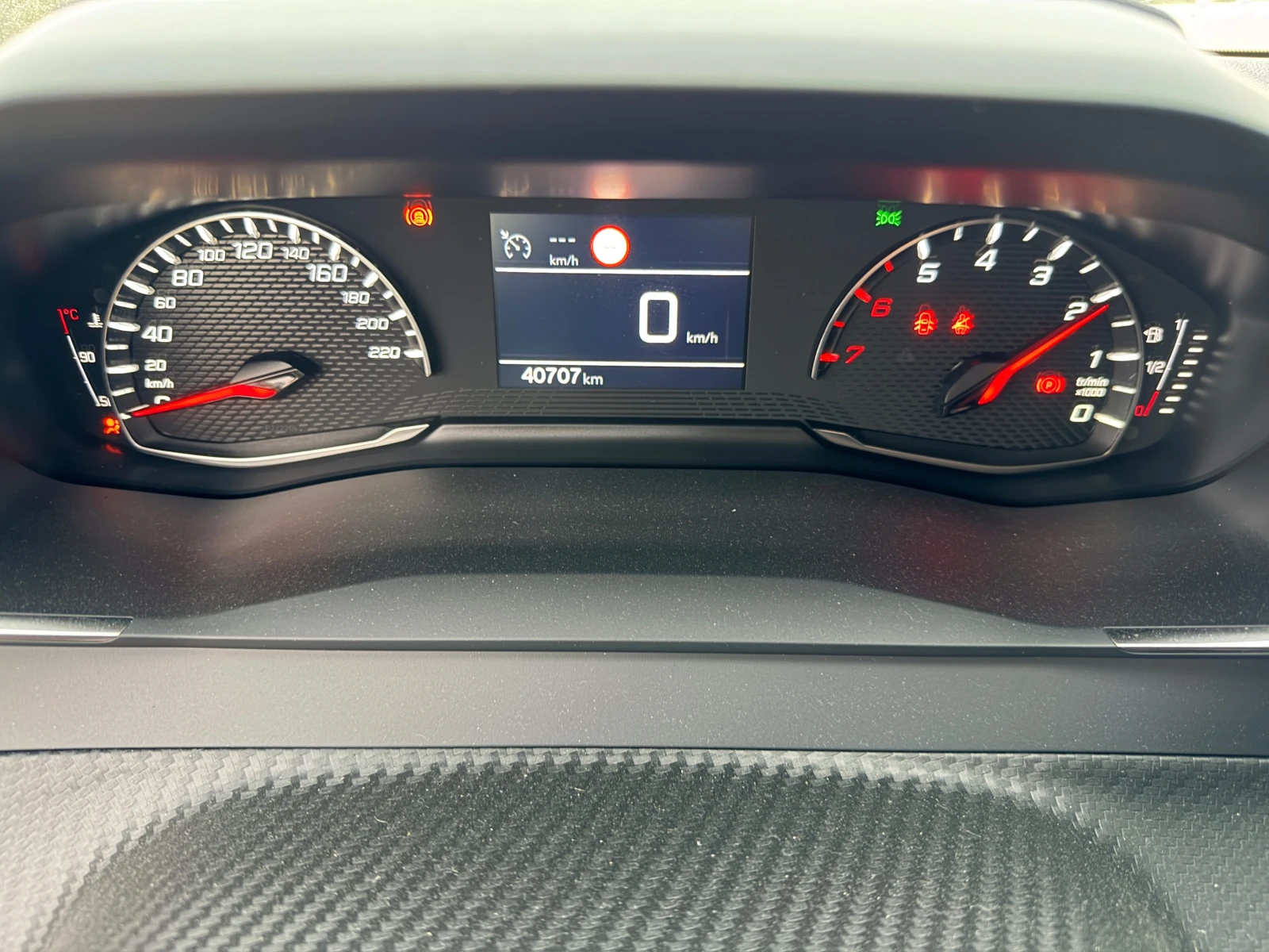 Peugeot 208 1.2 PureTech - изображение 9